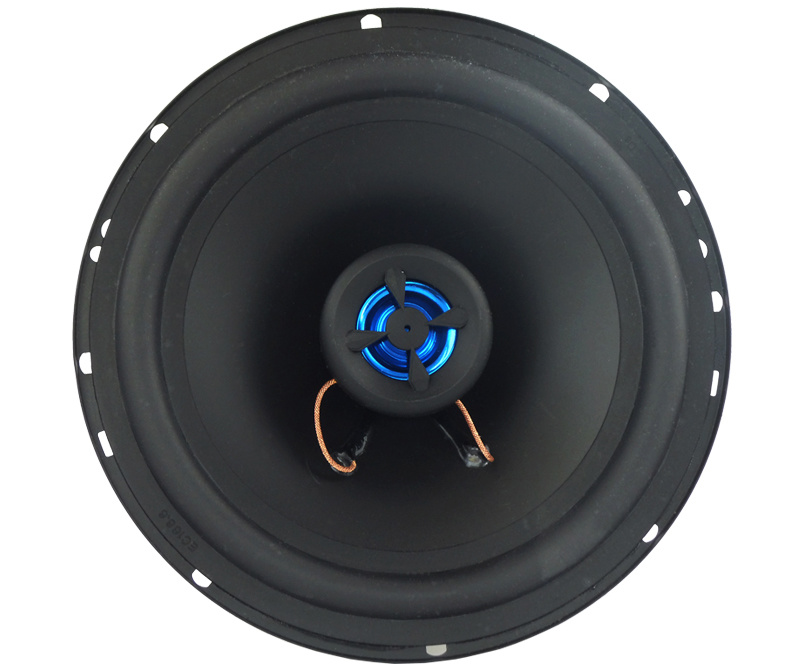 altavoz focal del coche